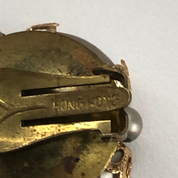 Vintage Faux Pearl Cluster Clip Earrings Hong Kong 1950's - Picture 6 of 6